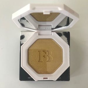 FENTY BEAUTY HIGHLIGHTER - trophy wife
